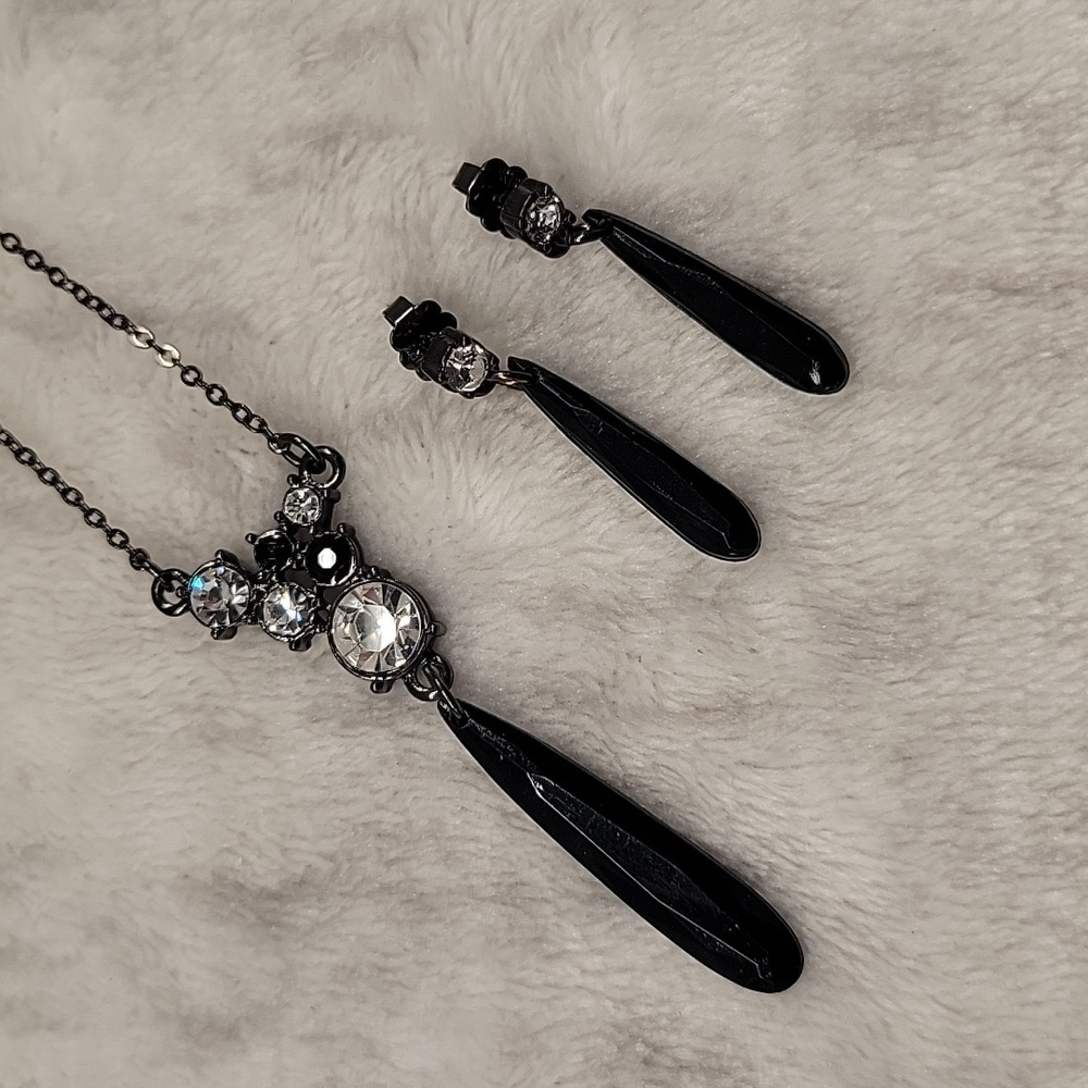 AVON Necklace and Earrings Set Gunmetal and Black Colour